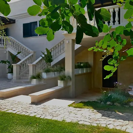 Vigne Vecchie Bed & Breakfast 4*